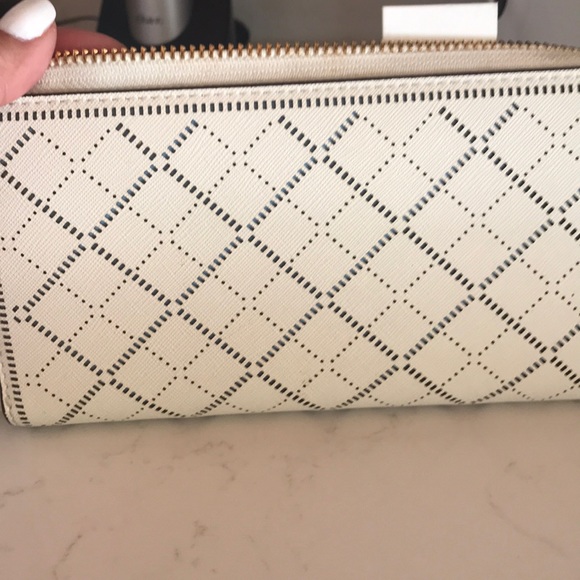 Tory Burch Wallet - Picture 4 of 5
